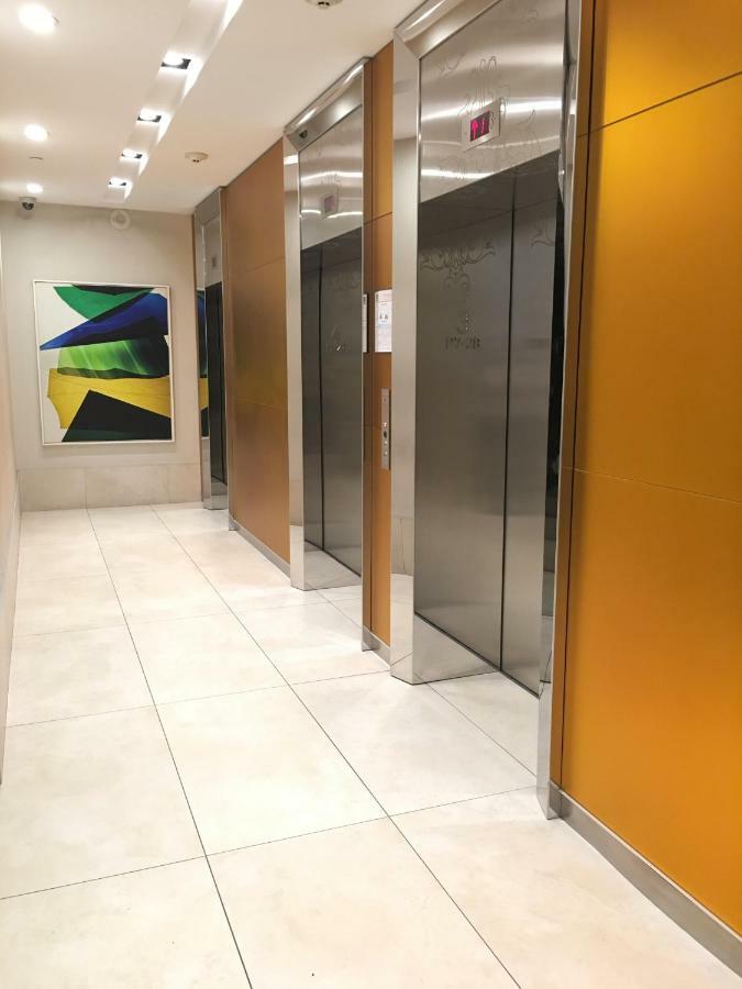 Altitude Suites Bay Street - Holiday Bonus - Free Parking Торонто Экстерьер фото