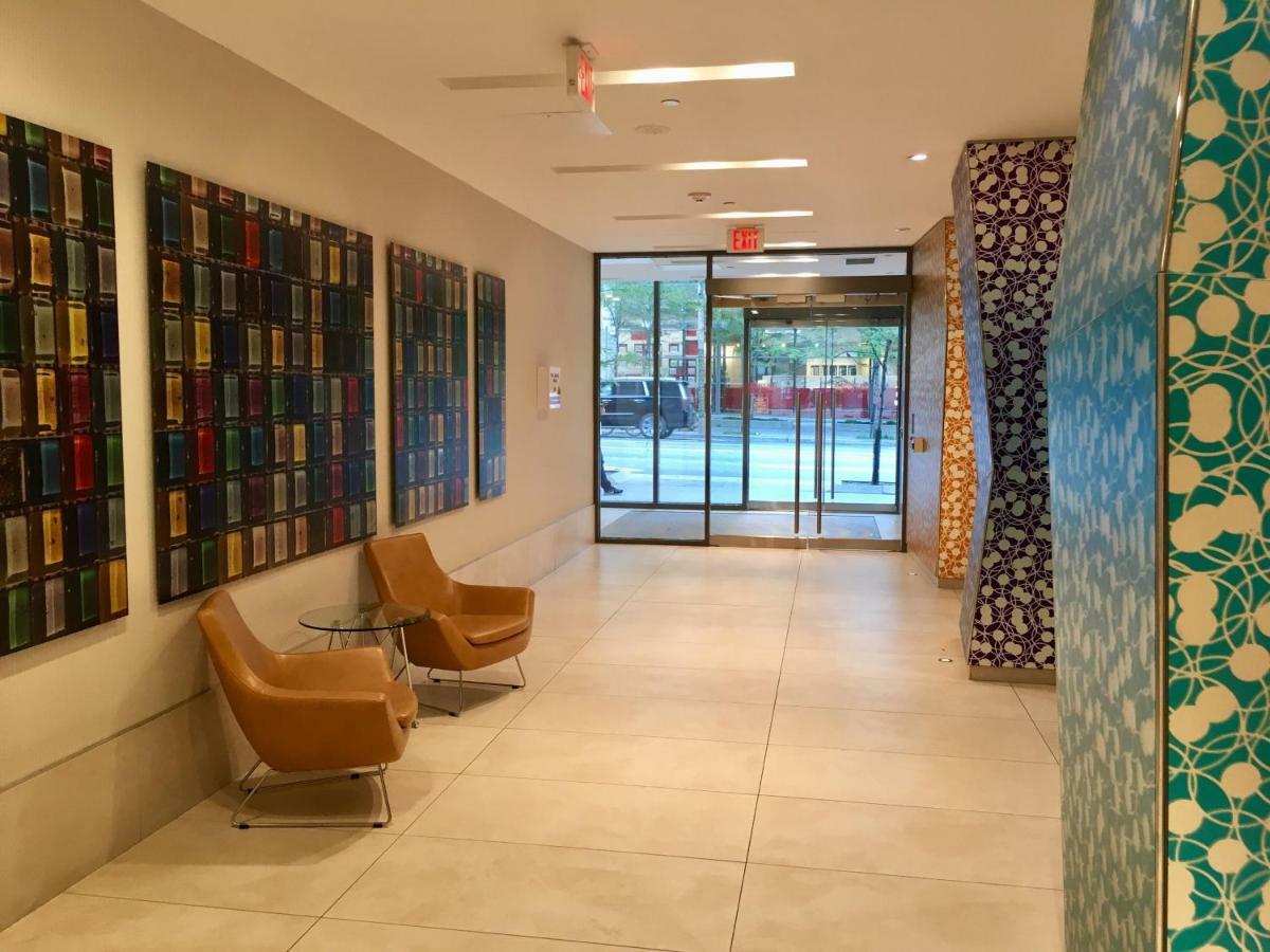 Altitude Suites Bay Street - Holiday Bonus - Free Parking Торонто Экстерьер фото